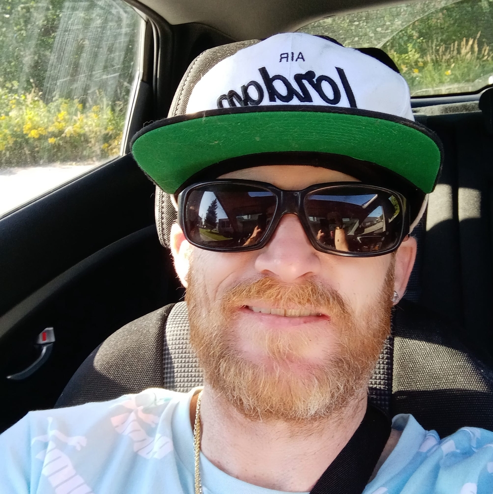 Meet your Posher, Adam